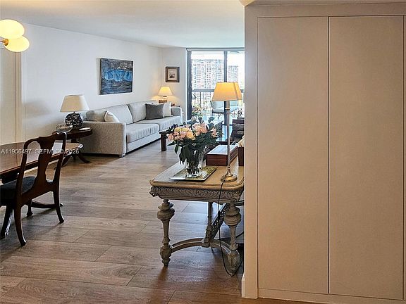 4th image of 2333 Brickell Ave APT 1507