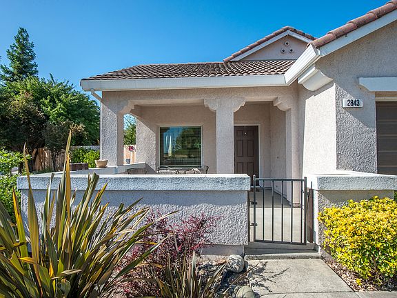3rd image of 2843 Flora Springs Way