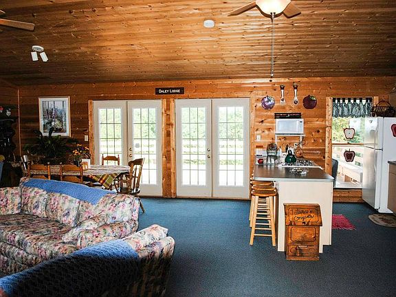 KITCHEN/DINING GUEST HOUSE