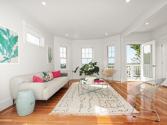 5th image of 207 Summer St #3
