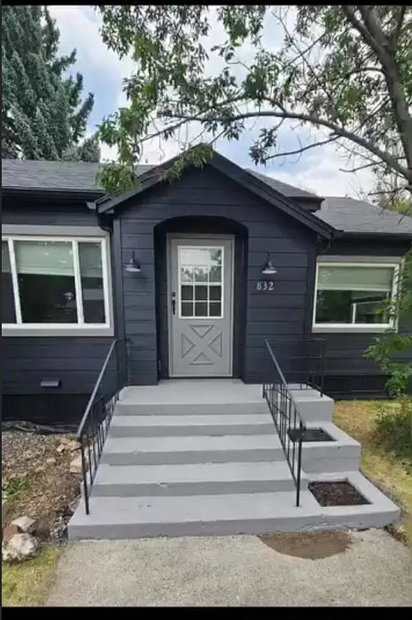 3 bed, 1600 sqft, $2,100 — Photo 1