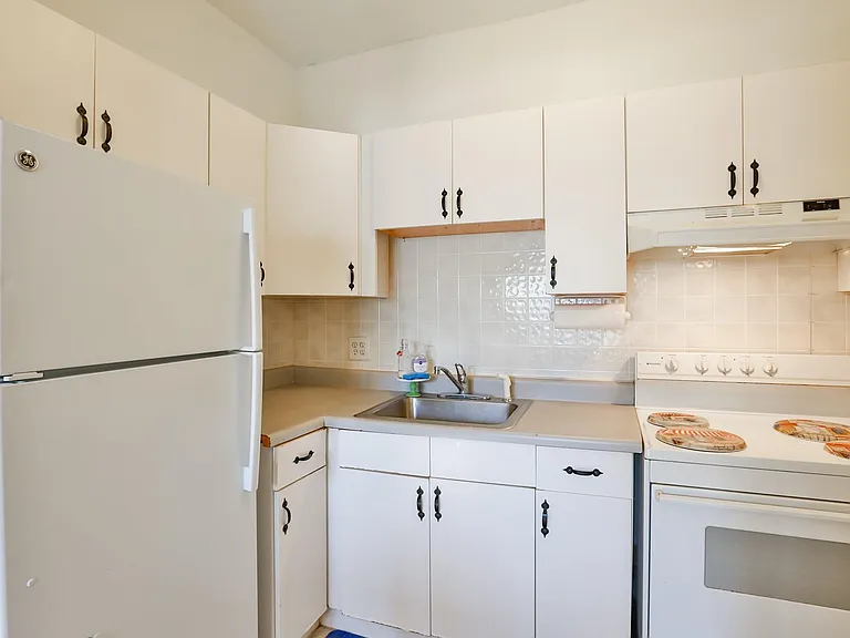 2922 W Bay View Ave #4 — Photo 8