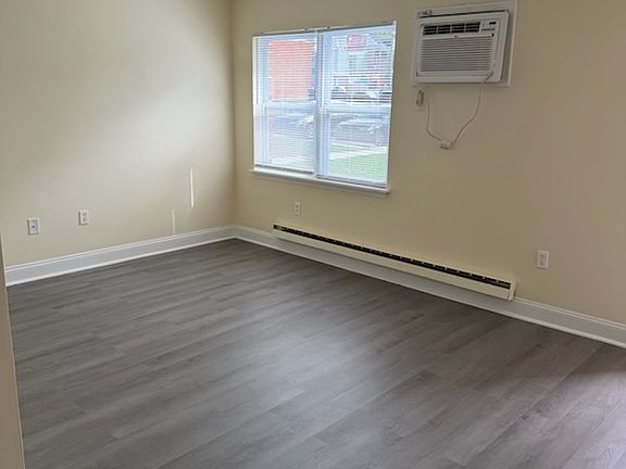 3rd image of 422 Bingaman Ct