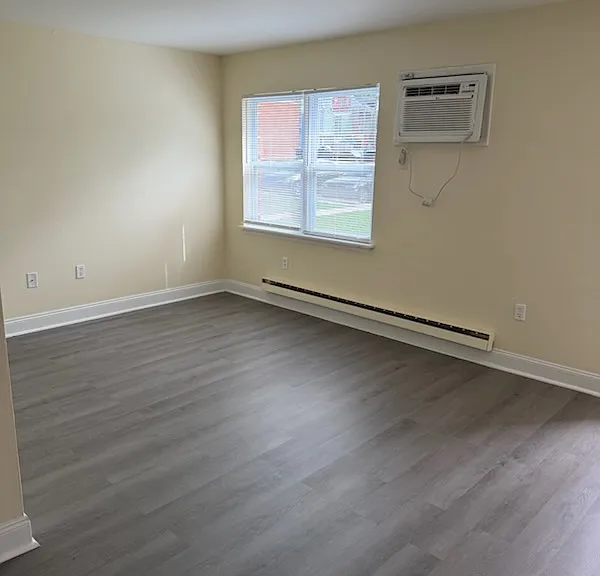 422 Bingaman Ct — Photo 3