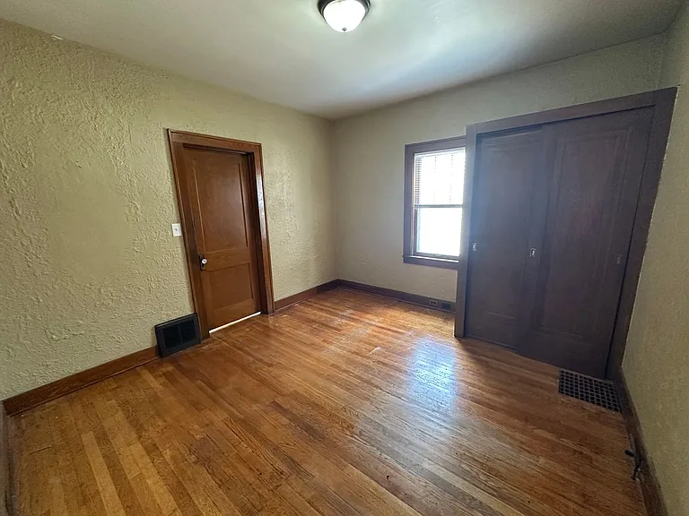 915 Veto St NW — Photo 9