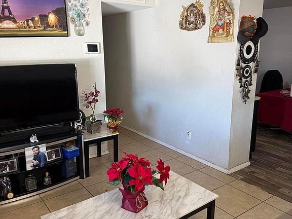 4th image of 2116 N 49TH Avenue