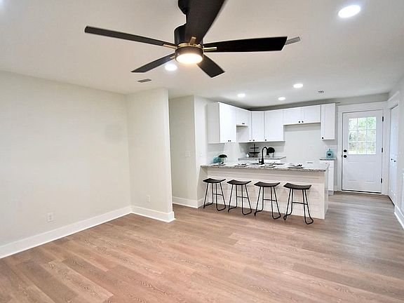 Open plan kitchen/LR