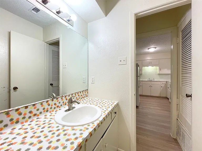 904 N Meadows Dr — Photo 13