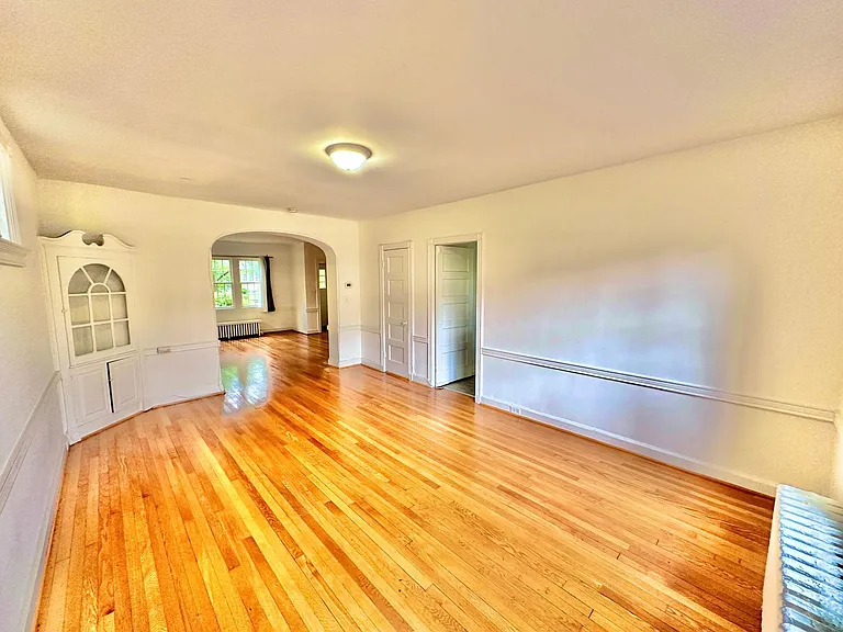 4422 Greenwich Pkwy NW — Photo 11
