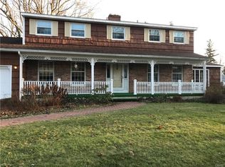 11 Symphony Dr, Whitesboro, NY 13492