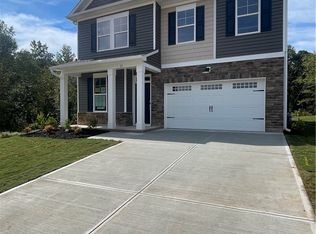 21 Sweetgrass St, Central, SC 29630