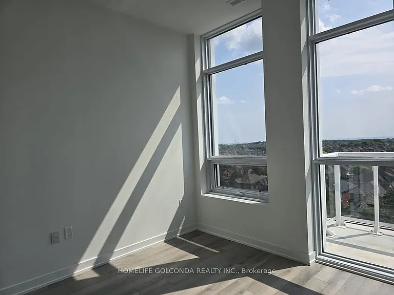 1005 Dundas St E #812 — Photo 7
