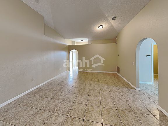 3rd image of 9538 N Watershed Dr