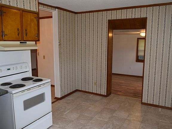 Kitchen and breakfast nook.