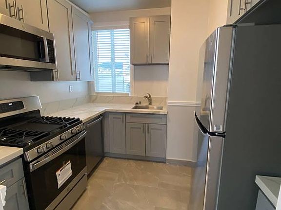 4th image of 585 Page St APT 5