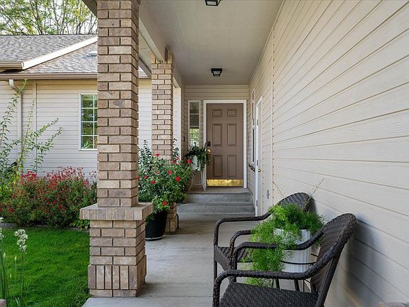 3rd image of 105 Innisbrook Ln