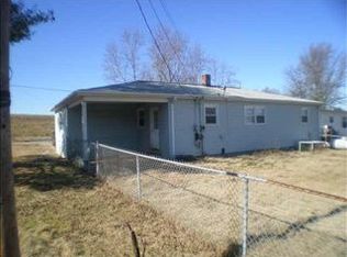 305 Ragan St, Campobello, SC 29322