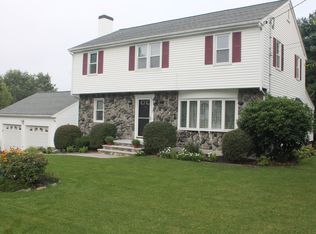 3 Country Ln, Canton, MA 02021