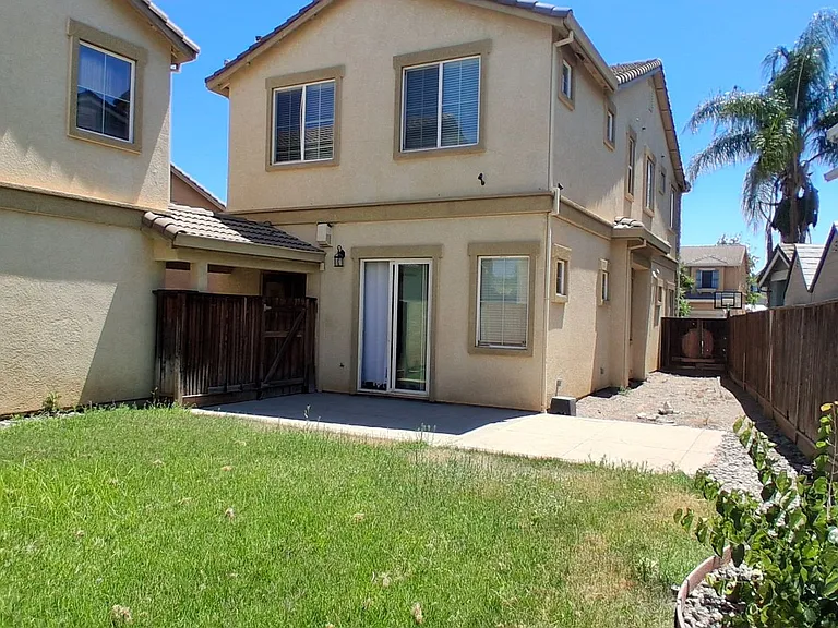562 Ranger St — Photo 38