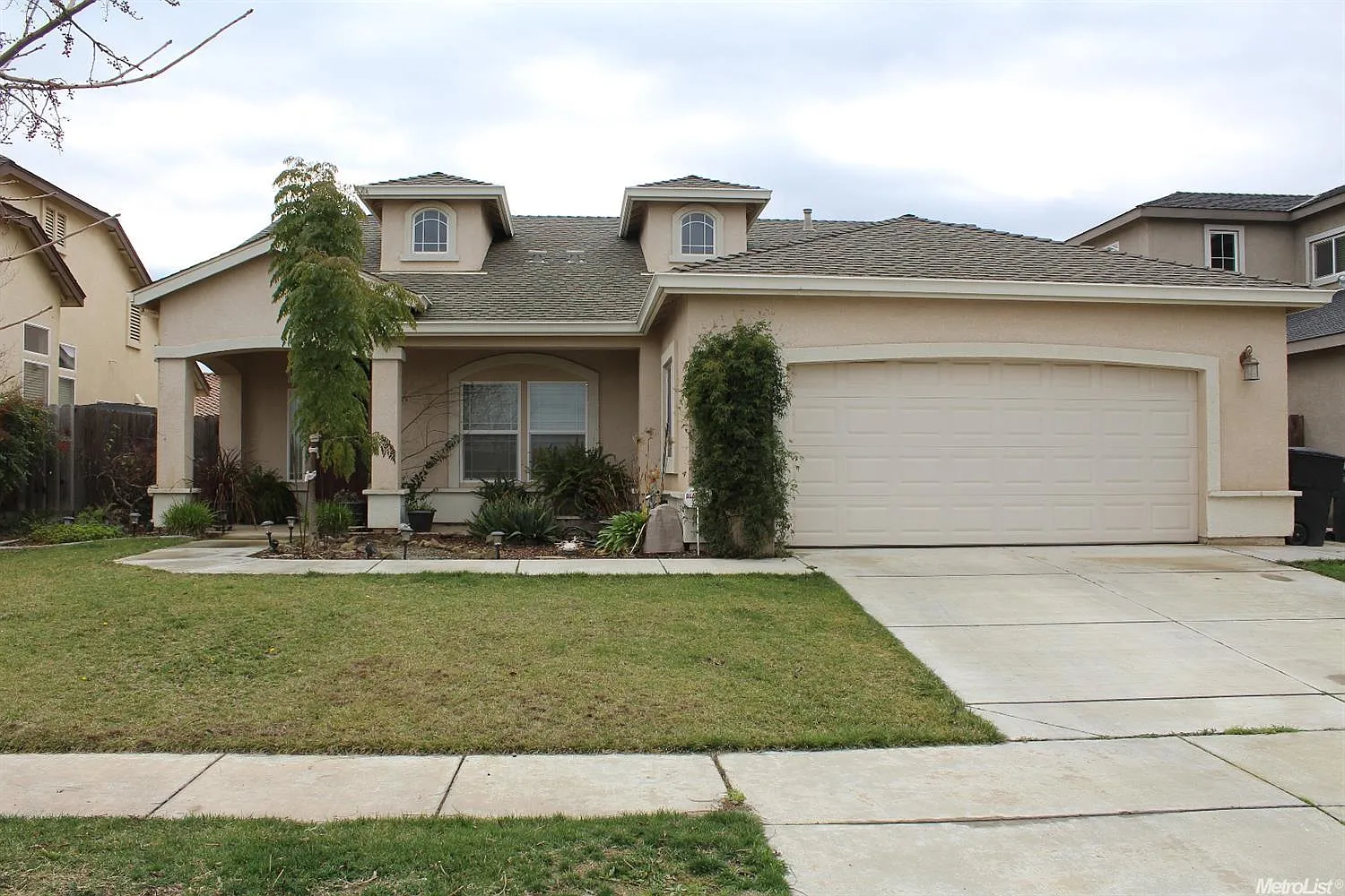 3102 Powers Ave photo 1