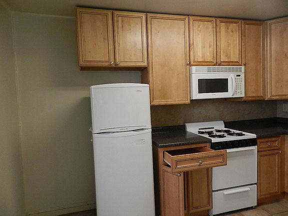 4th image of 30 S 22nd St APT 17