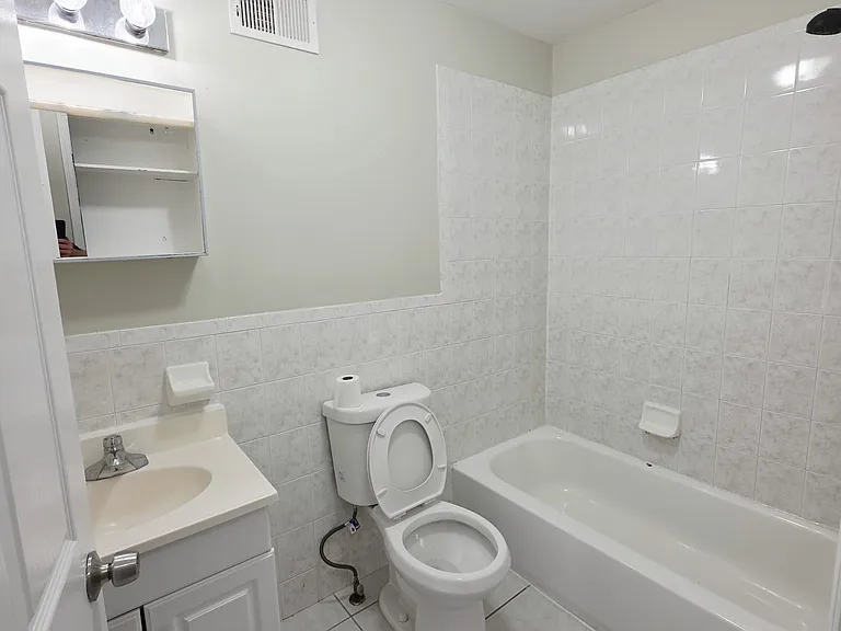 132 Grant Ave #1A — Photo 5