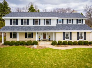 1080 Hawthorne Ridge Dr, Brookfield, WI 53045