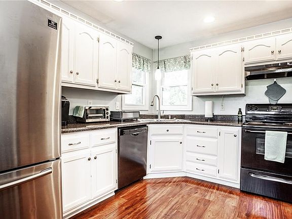 5th image of 10241 E Park Valley Dr