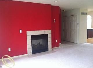 4th image of 955 Sandalwood Dr #1