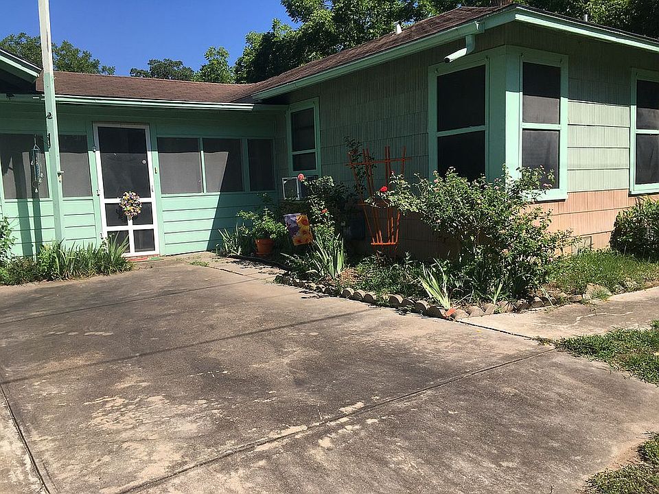 1st image of 110 E Hugo St #110