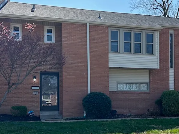 12330 Rossridge Ct, Saint Louis, MO 63146