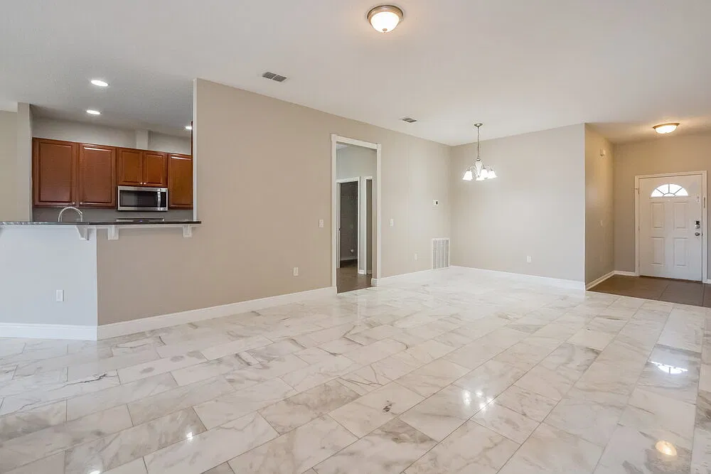 4 bed, 2.0 bath, 1874 sqft, $3,490 — Photo 4