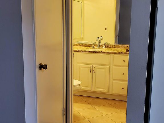 5th image of 2034 E Greenhaven St