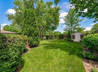 484 Grand Blvd, Oakville, ON L6H 1P3