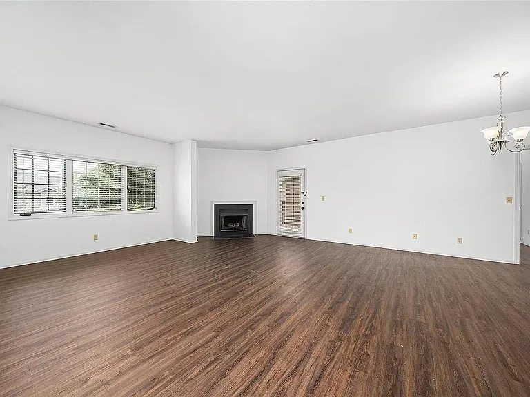 1025 N Spoede Rd — Photo 20