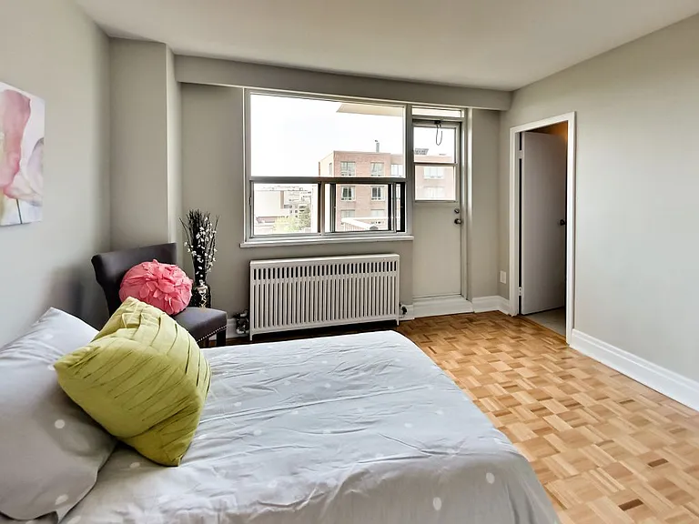 680 Roselawn Ave — Photo 18