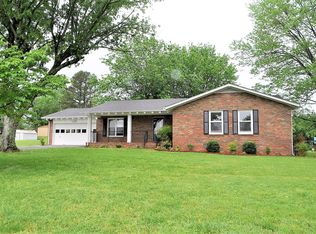 8 Lori Dr, Fayetteville, TN 37334