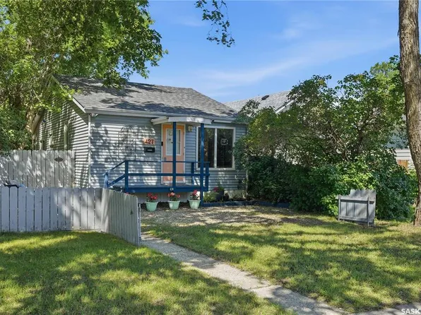 427 K AVENUE N, Saskatoon, SK S7L 2M5