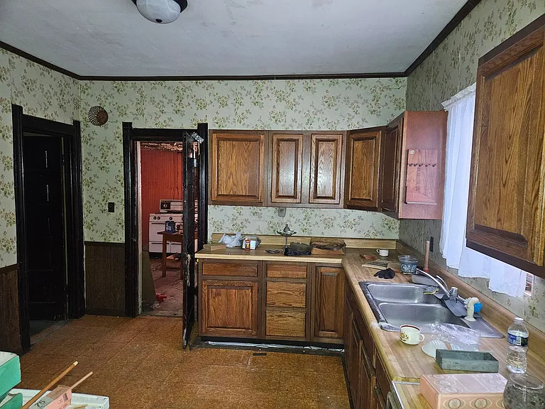 2424 Broadway St — Photo 11