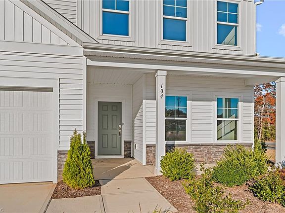 3rd image of 104 Palomino Dr