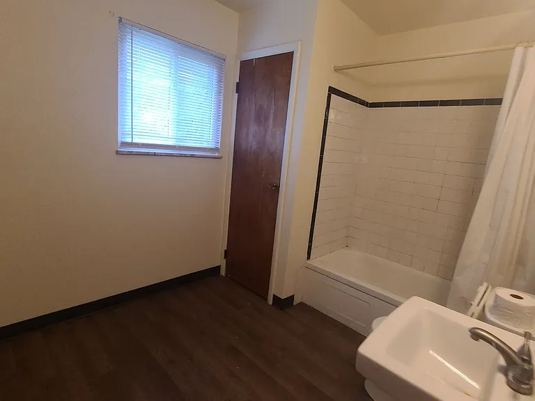 3999 Canal St — Photo 29