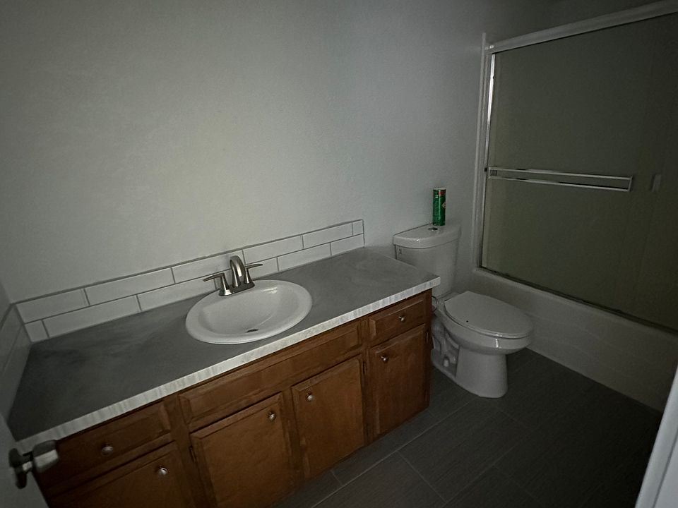 1st image of 5267-5269 Baxter Ct SE