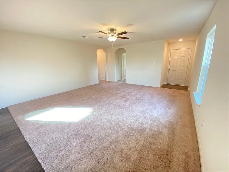 401 Hyacinth Way — Photo 9