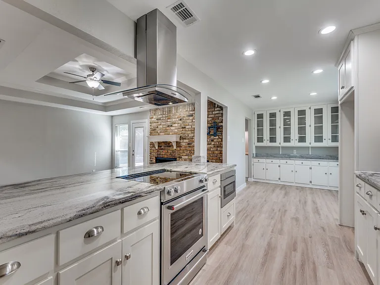 2020 Normandy Dr — Photo 7