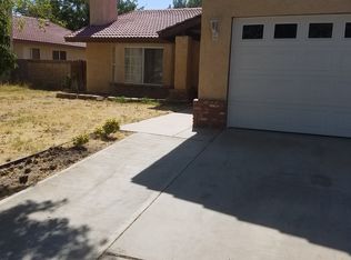 43823 David St, Lancaster, CA 93535