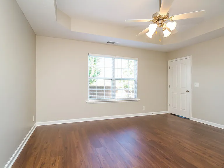 913 Harvest Grove Dr — Photo 10