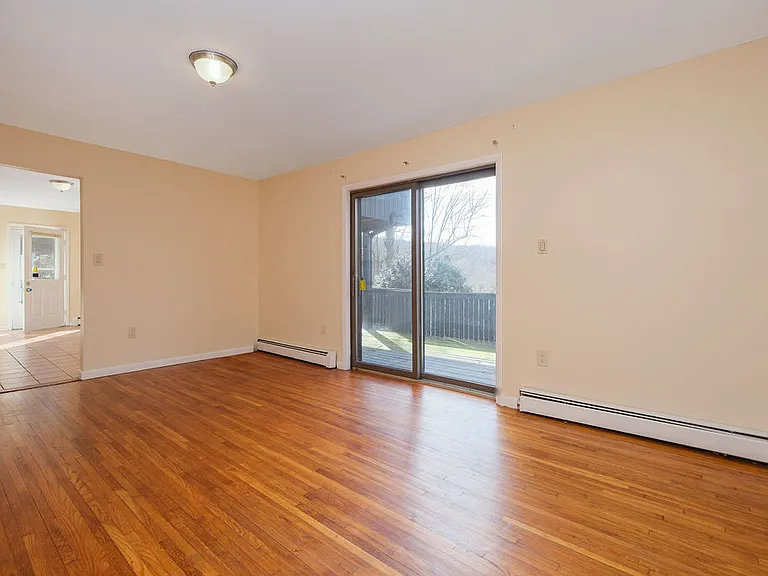 132 Woodland Dr — Photo 5