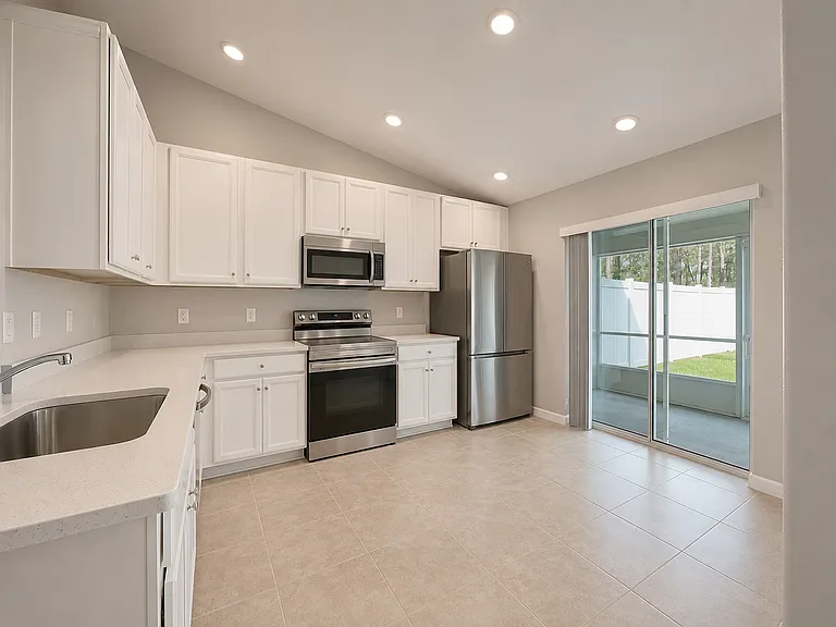 8 Linda Pl #B — Photo 10