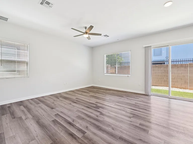 Baseline on 16 — Photo 31