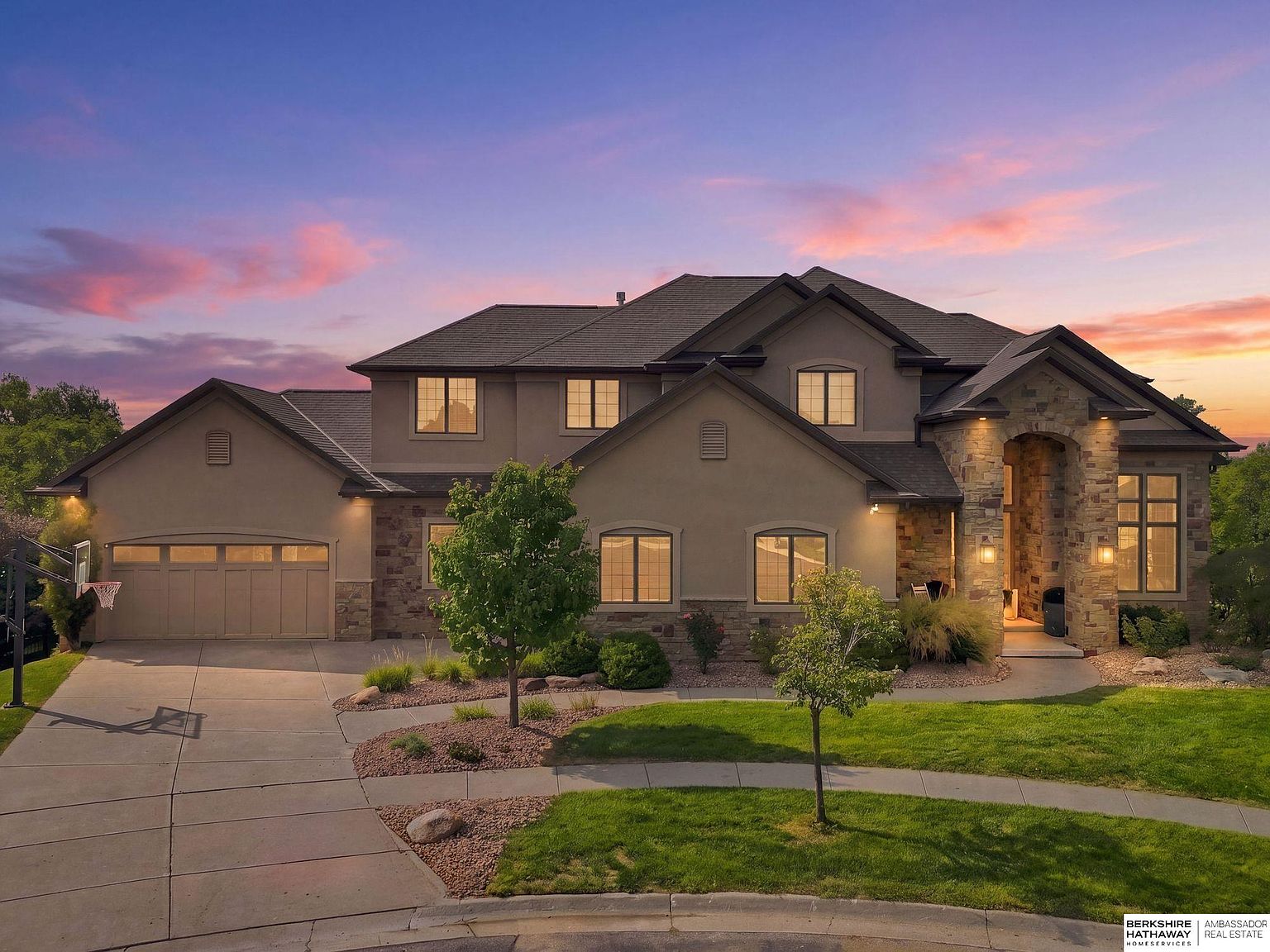 8701 Angeline Ct